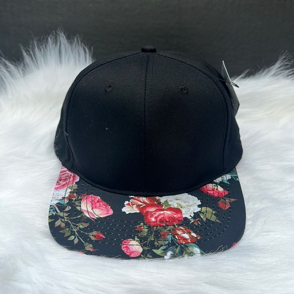 New G BY GUESS Black Floral Hat - Picture 1 of 5